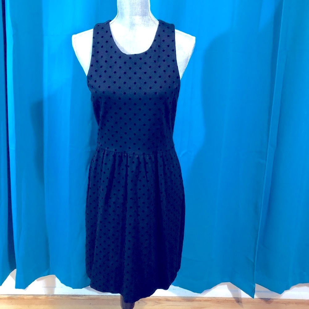 J Crew , sleeveless, black dotted material dress🌺